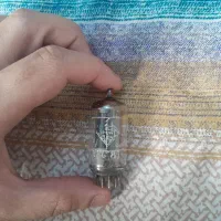 لامپ خلا 12ax7 (ecc83)