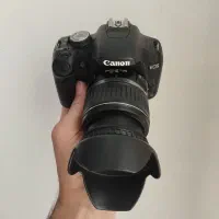 دوربین حرفەای لنزخور کانن