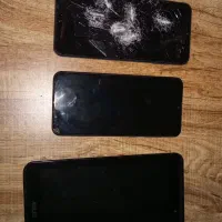 دو تا گوشی سامسونگ و یک تبلت ایسوس