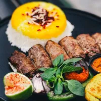 کمک آشپز و منقلدار دورچین زن|استخدام خدمات فروشگاه و رستوران|اصفهان, جلالیه|دیوار