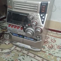 یک دستگاه سی دی دارای سه عدد دی وی رایت