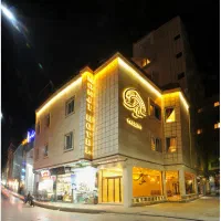 خانه دار و مدیر خانه داری برای هتل منجی مشهد