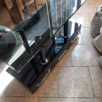 میزتلویزیون شیشه ای