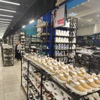 فروشنده  خانم وآقا صندوق دار خانم نیازمندیم