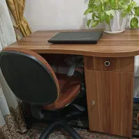 میز کامپیوتر به همراه صندلی چرخان