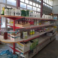 قفسه ی فروشگاهی