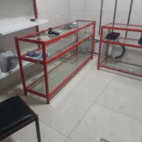 فروش ویترین و قفسه و رخت آویز