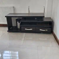 * میز تلویزیون کم جا *