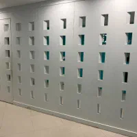 پارتیشن ۸ متری آیینه کاری با دو درب نصب شده روی آن|خدمات پیشه و مهارت|سنندج, |دیوار