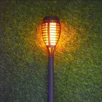 چراغ خورشیدی باغچه طرح شعله
