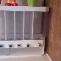 یک عدد جا حبوبات به رنگ سفید