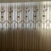 پرده گل برجسته درحد نو اصلن شسته نشده