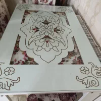 میز نهار خوری چهار نفره .