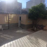 ویلایی تک واحد پاسداران|اجارهٔ خانه و ویلا|صدرا-فارس, فاز ۱|دیوار