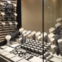 مغازه تجاری حاشیه خیابان ام