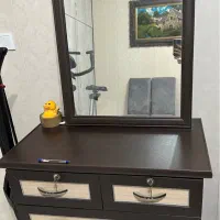 دراور ۵ کشو با آینه + تابلو فرش + دو عدد تشک تخت