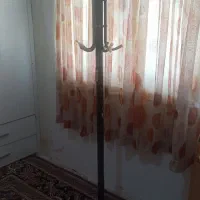 چوب لباسی ایستاده