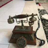 تلفن رو میزی