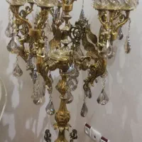 کنار سالنی بسیار زیبا وعتیقه
