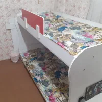 تخت دو طبقه چوبی همراه با دو خوش خواب