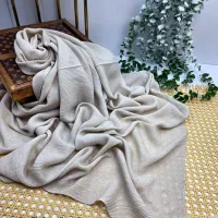 روسری مجلسی|لباس|نجف‌آباد, باغ ملی|دیوار