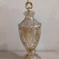 شکلات خوری زیبا