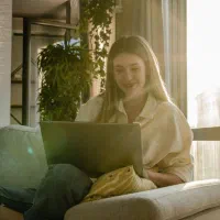 کار آنلاین مناسب خانم ها در فضا مجازی