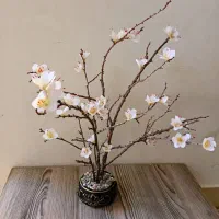 درختچه مصنوعی با شکوفه