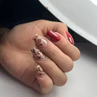 کاشت ناخن با تخفیف ویژه|آرایشگاه و سالنهای زیبایی|ساوه, |دیوار