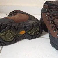 کفش طبیعتگردی merrell