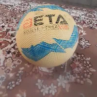 یک توپ فوتبال است