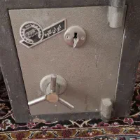 گاوصندوقفروشی