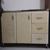 کابینت فلزی و موکت