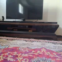 میز تلویزیون ترکیبی از شیشه و چوب
