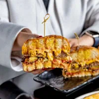 استخدام کمک آشپز و ظرفشور و سالنکار و پیک|استخدام خدمات فروشگاه و رستوران|تهران, سعادتآباد|دیوار