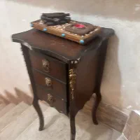 میز تلفن بسیار تمیز