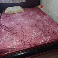فروش تخت دونفره با چوب روسی قدیمی عالی