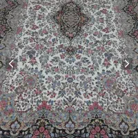 قالی دست بافت متن سفیدقالی اصیل کرمون اصیل ماندگار