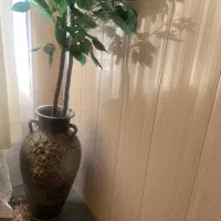 گلدان ۶۵ سانت خمره ای شکل سالم به همراه گل
