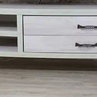 میز تلویزیون سالم ومرتب کم کارکرد ..زیر قیمت
