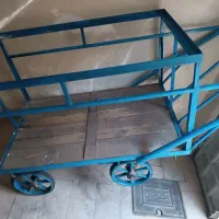 یک گاری بزرگ همراه با تخته