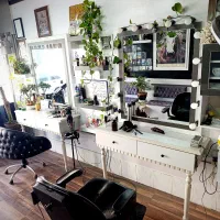 واگذاری سالن آرایشگاه|اجارهٔ مغازه و غرفه|تربتحیدریه, آسایش|دیوار