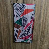 تعداد زیادی شال و روسری نو و در حد نو