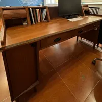 میز چوبی