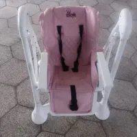 صندلی کودک تمیز و نو