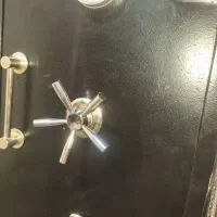 گاو صندوق ایران کاوه مدل ۵۵۰ مشکی بسیار سالم