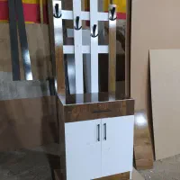 جاکفشی و چوب لباسی