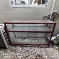 ویترین شیشه ای