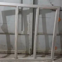 پنجره آلومینیوم‌دو‌جداره باشیشه ویک عددپنجره آهنی