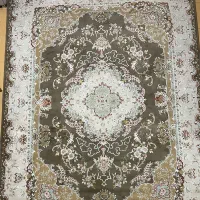 فرش ۹ متری گل برجسته در حد نو
